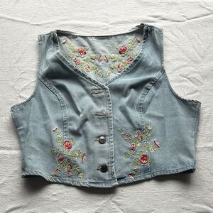 Embroidered Light Wash Denim Crop Vest - Floral